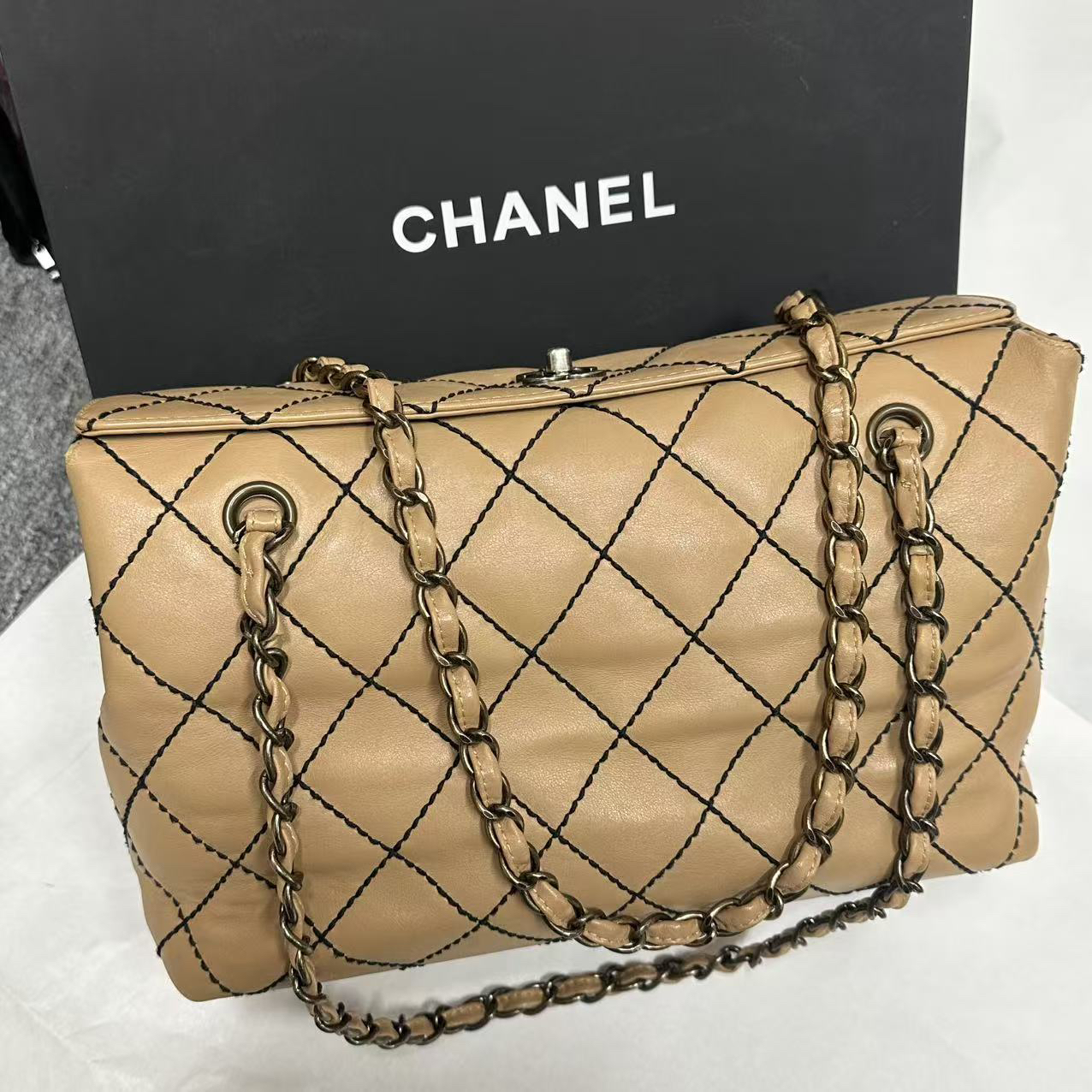95新 Chanel/香奈儿 泡泡专属/香奈儿外逢线奶茶盒子手提包/95新