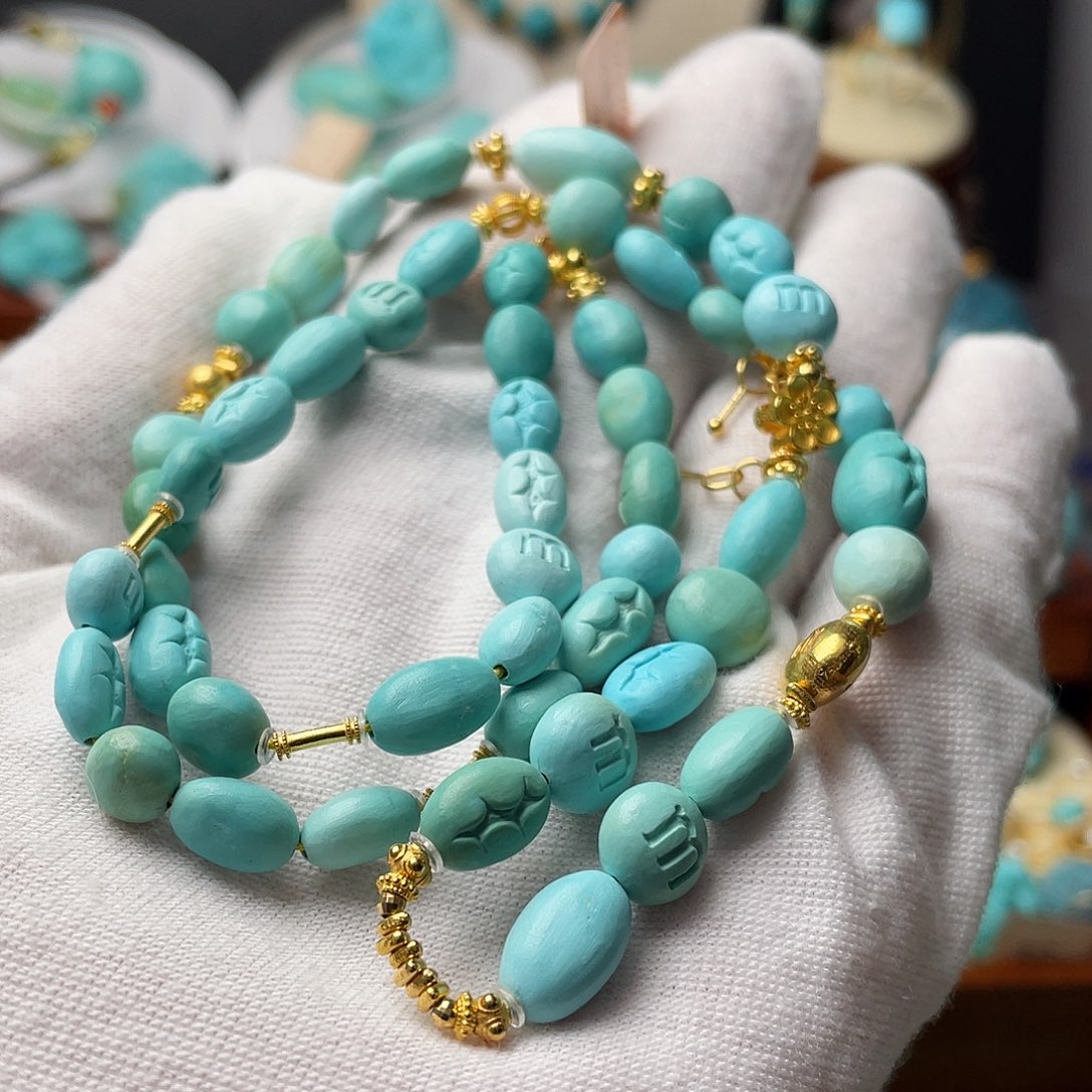 绿松石珠宝奇石18K金镶嵌