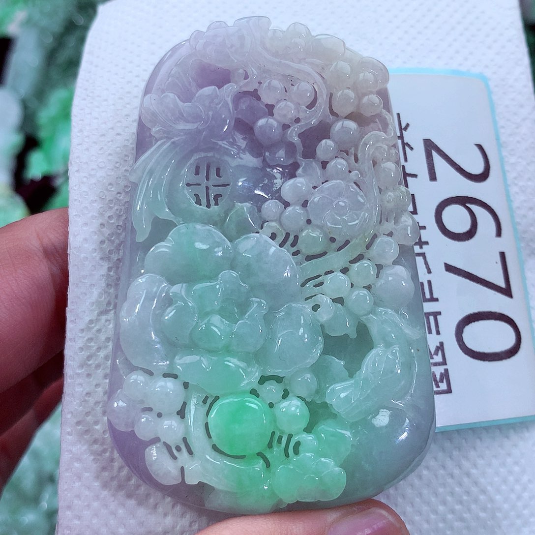 吊坠(不含链)未镶嵌翡翠