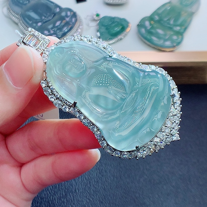 翡翠颈饰未镶嵌翡翠