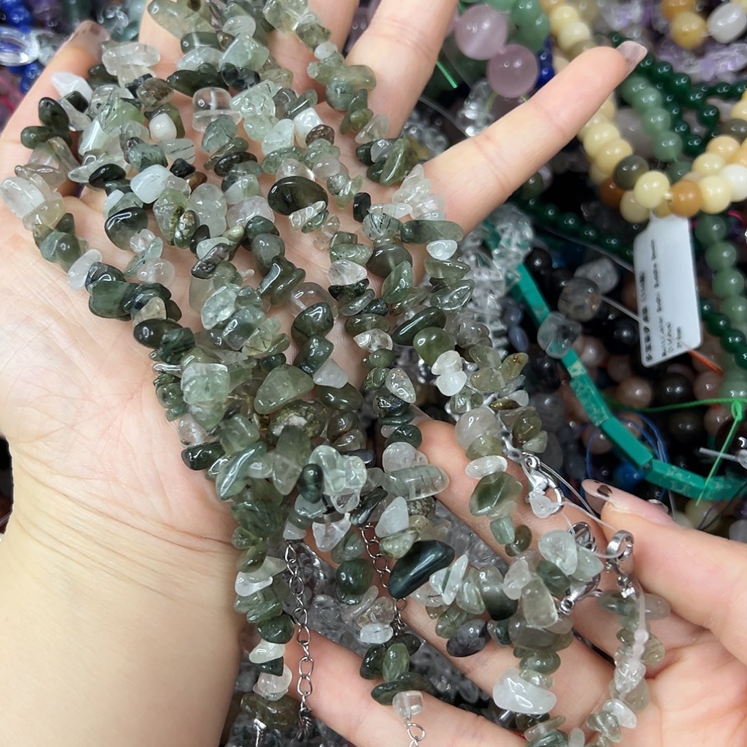 玛瑙/玉髓未镶嵌珠宝半成品，绿发晶碎石成品一条