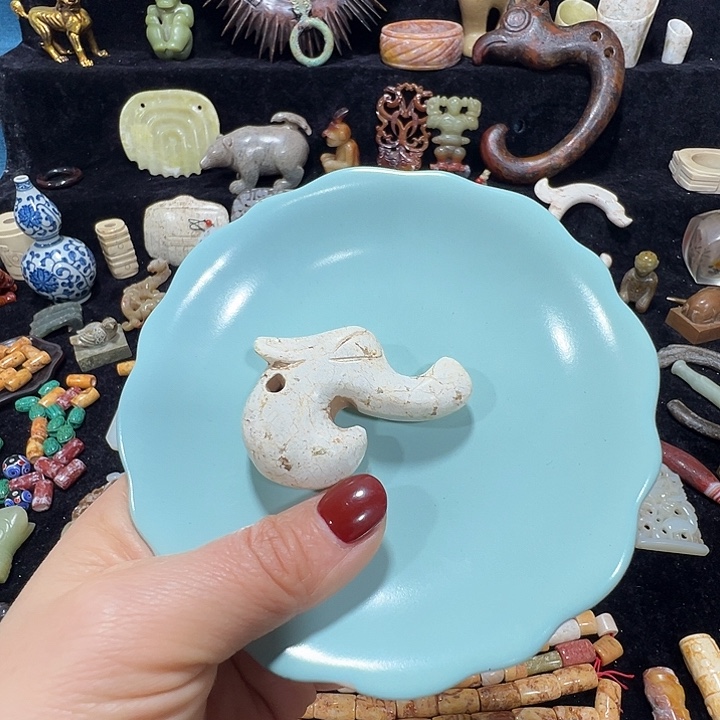 透闪石质玉未镶嵌挂件