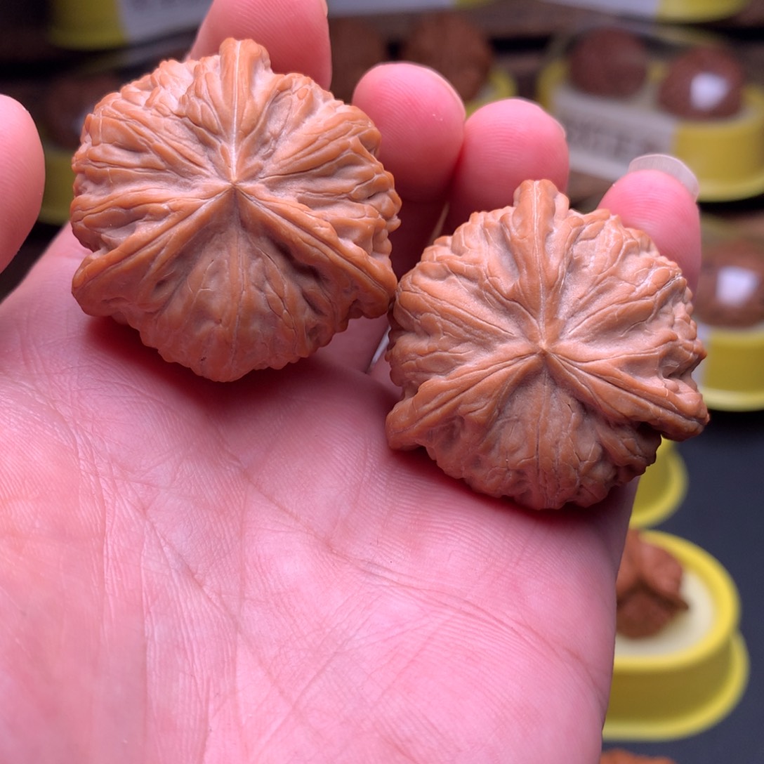 文玩核桃吊坠战鼓奔