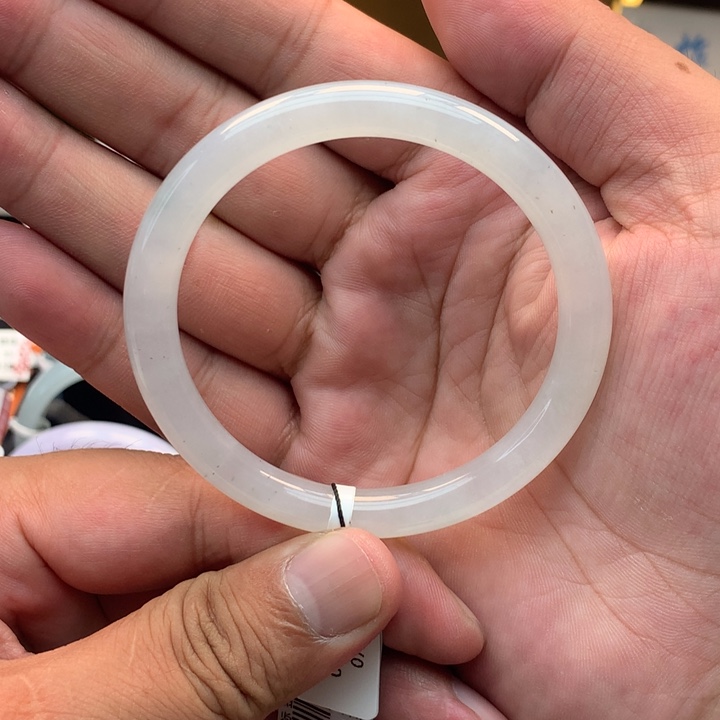 翡翠手镯未镶嵌54圆条白月光