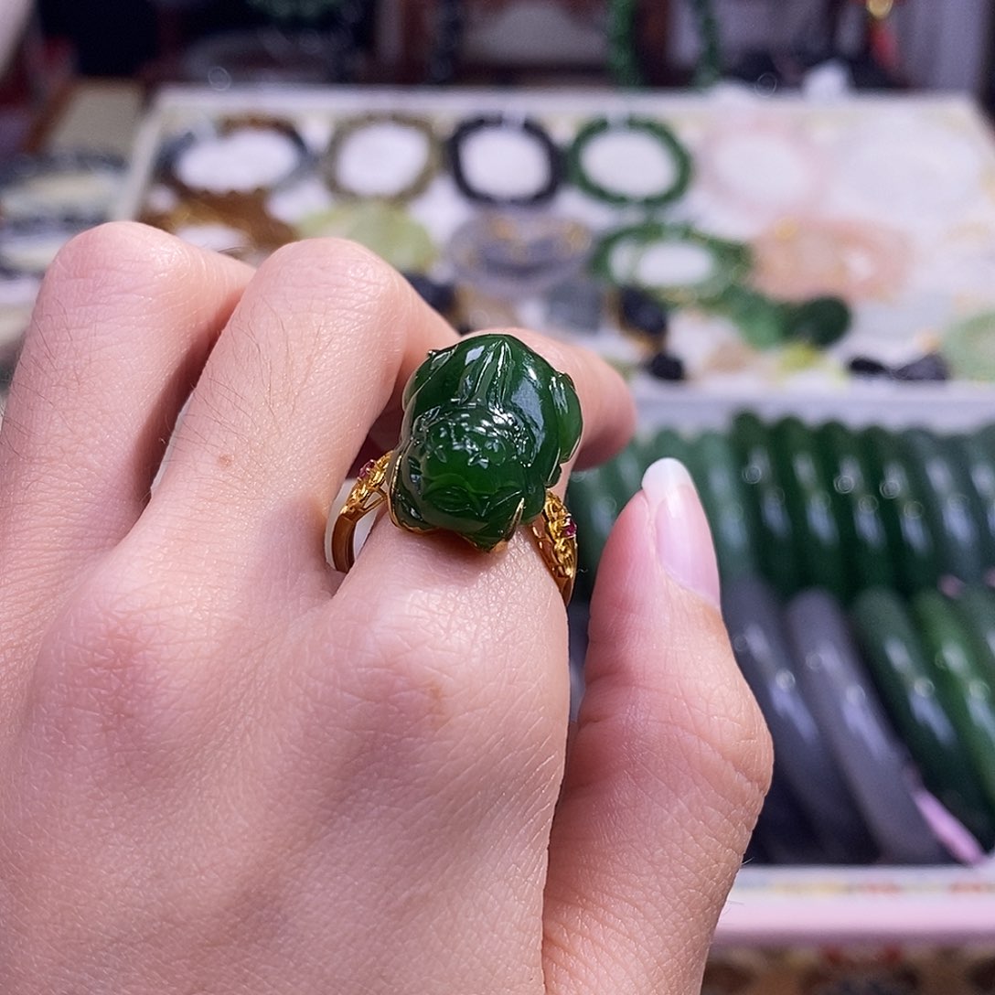 颈饰未镶嵌和田玉碧玉金镶貔貅戒指