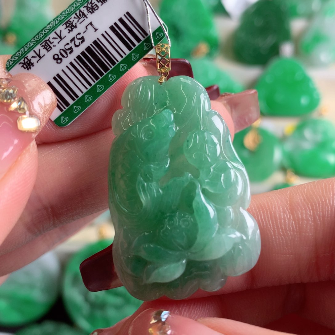 翡翠吊坠(不含链)18K金镶嵌