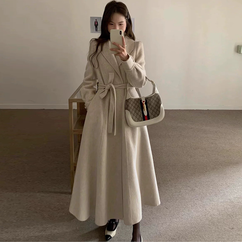 高级感A字双面羊绒大衣女中长款垫肩大裙摆收腰赫本风羊毛呢外套