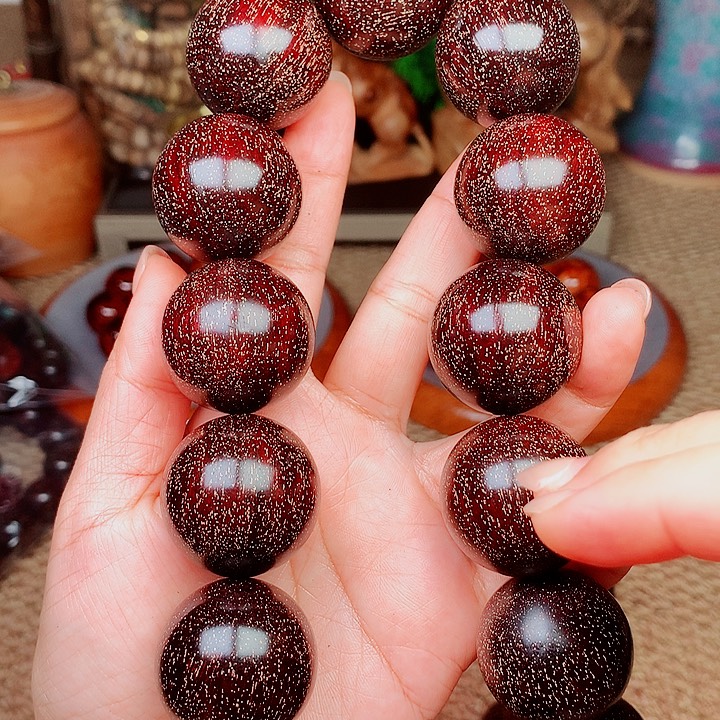 李***威檀香紫檀（小叶紫檀）