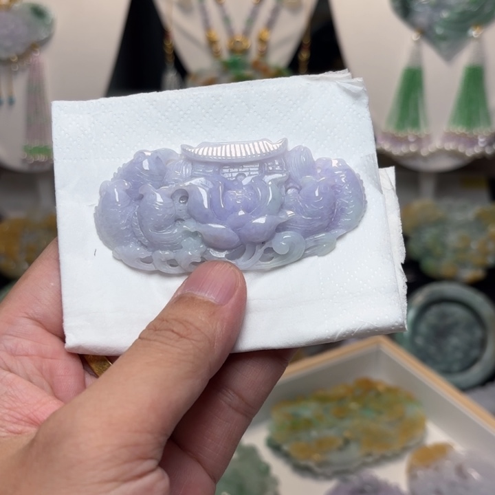 可***心颈饰未镶嵌翡翠吊坠