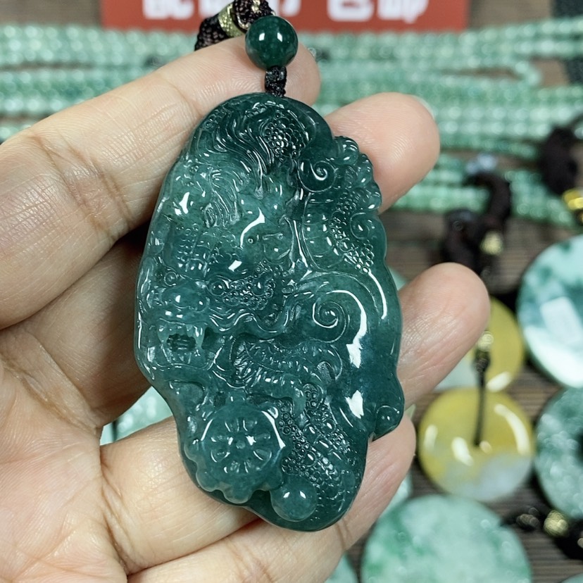【闪购商品】翡翠颈饰未镶嵌玉吊坠翡翠玉随性龙牌