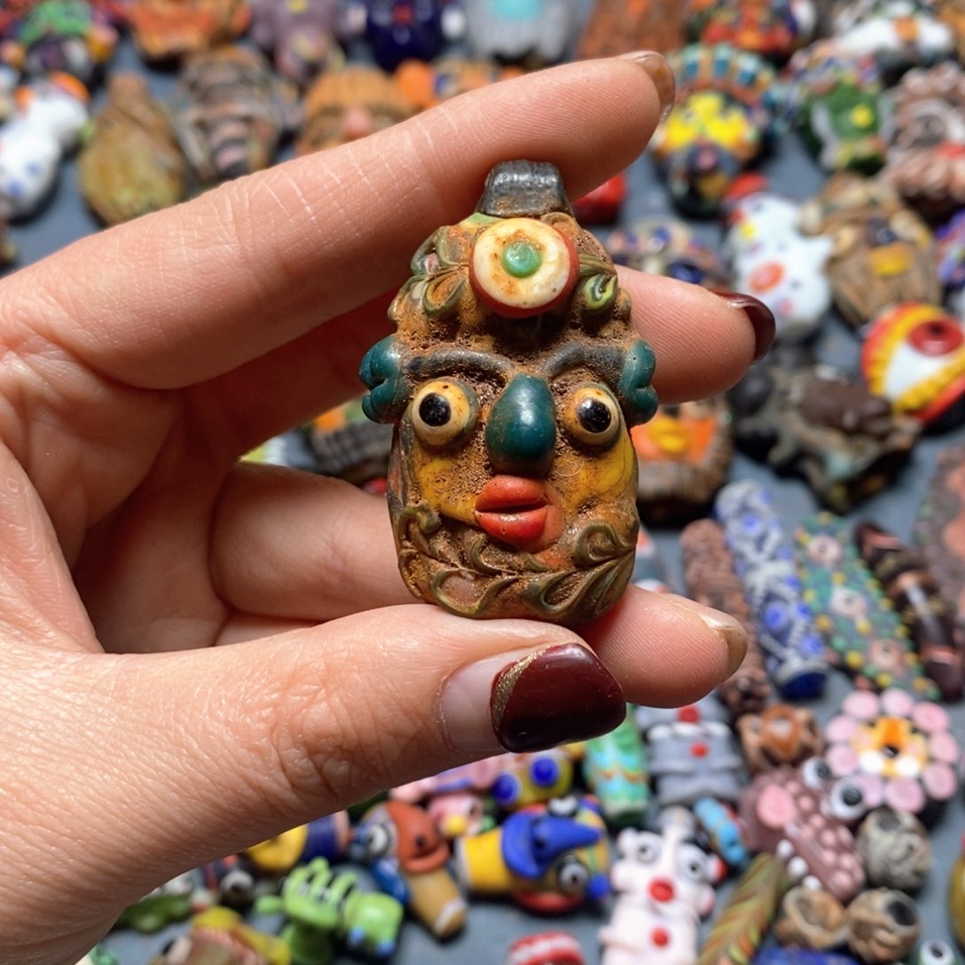 琉璃颈饰印度尼西亚老娃