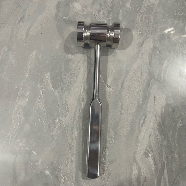 【626】—-金属锤子