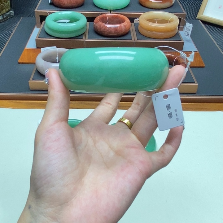 小***子石英质玉（非洲翠）合金舍