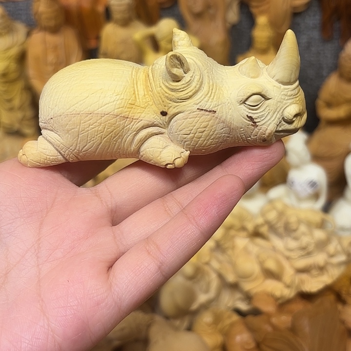 黄杨木黄杨木瑕疵犀牛