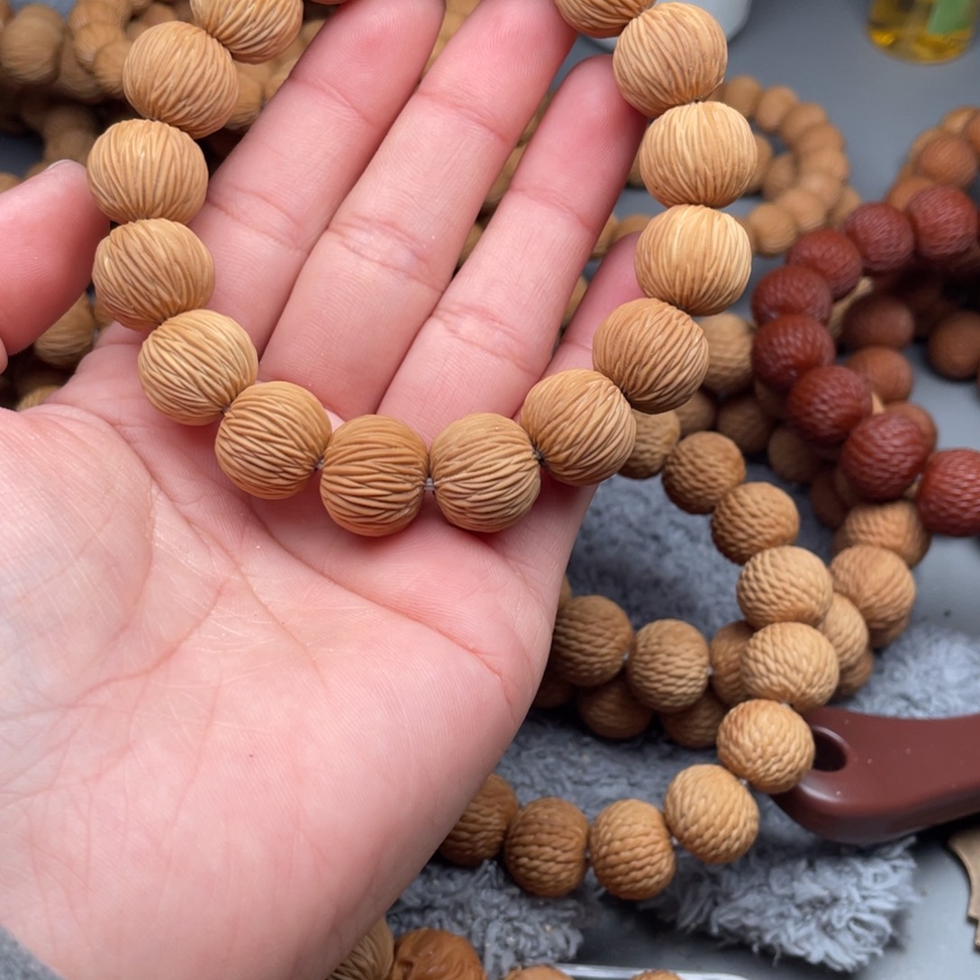 执***人猴头核桃手串金丝