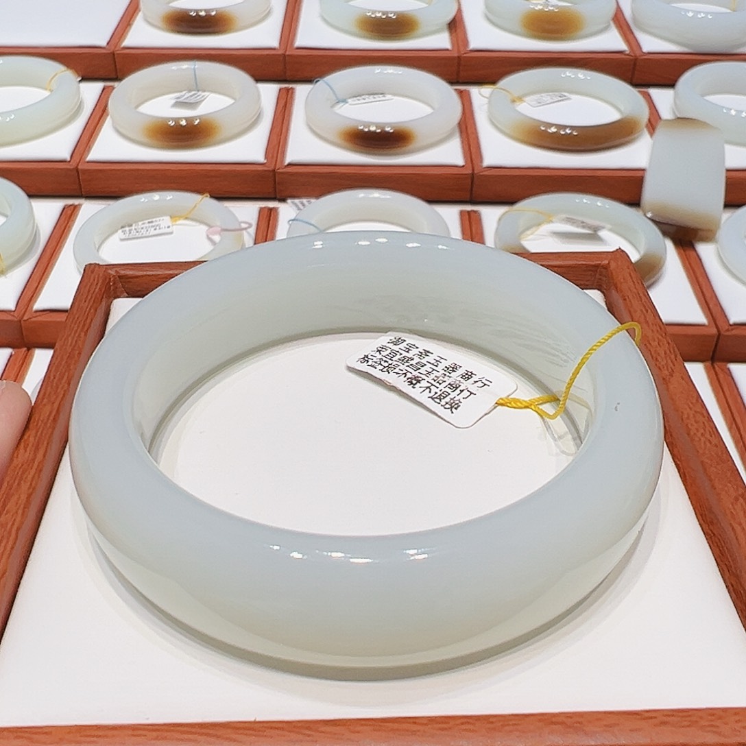 和田玉未镶嵌手镯60.5羊脂白玉轮胎