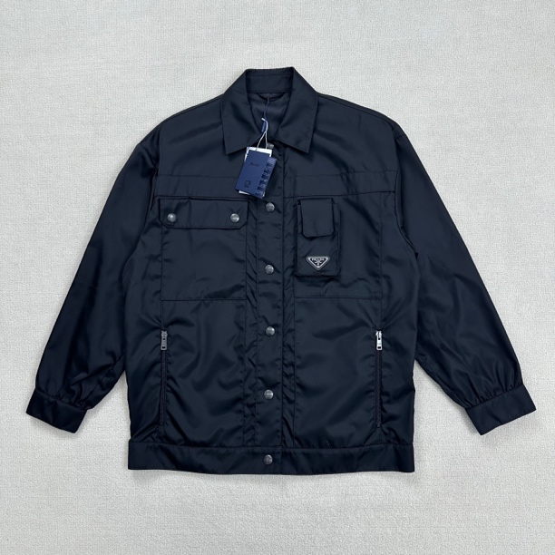 全新未使用 Prada/普拉达 三角钢标多口袋工装夹克/38码/WL1138
