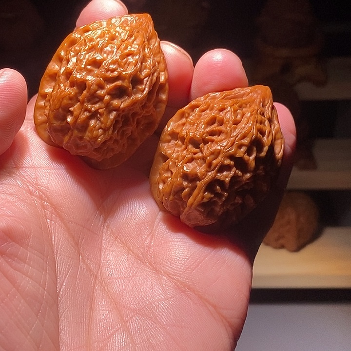 把件文玩核桃淋***起野生鸡心