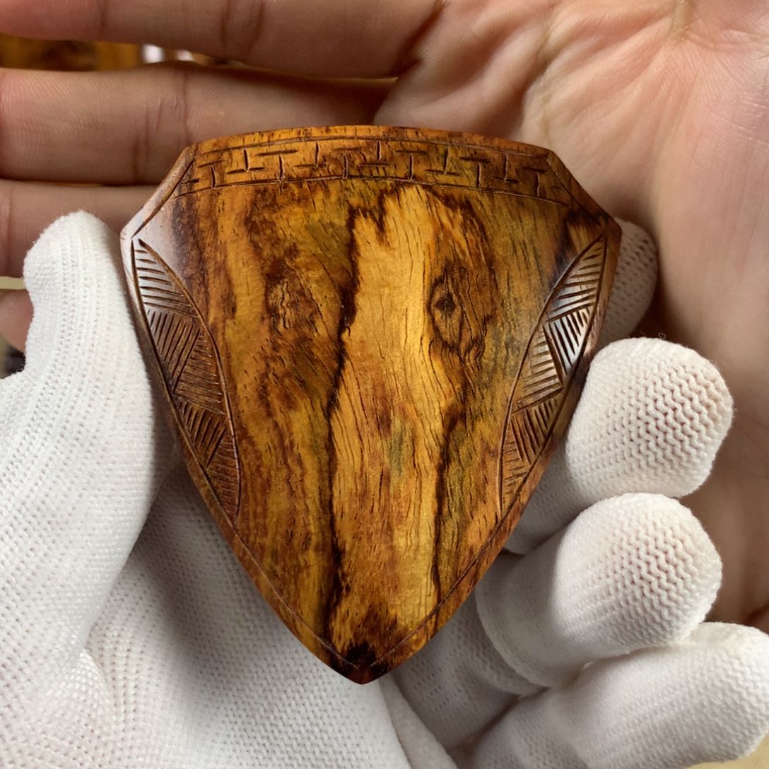 黄花梨/降香黄檀盾牌挂件