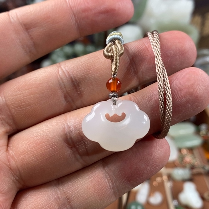 和田玉颈饰未镶嵌