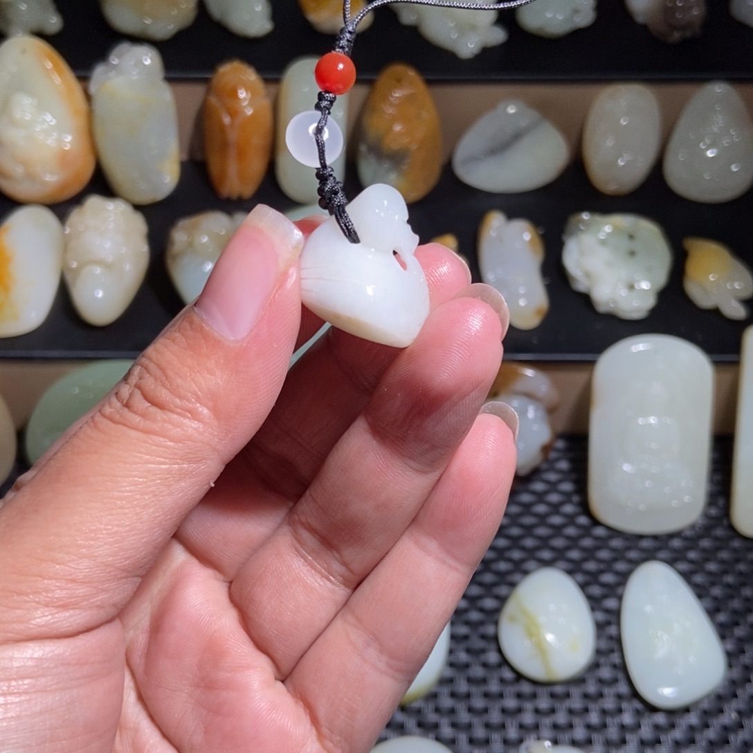 和田玉未镶嵌颈饰