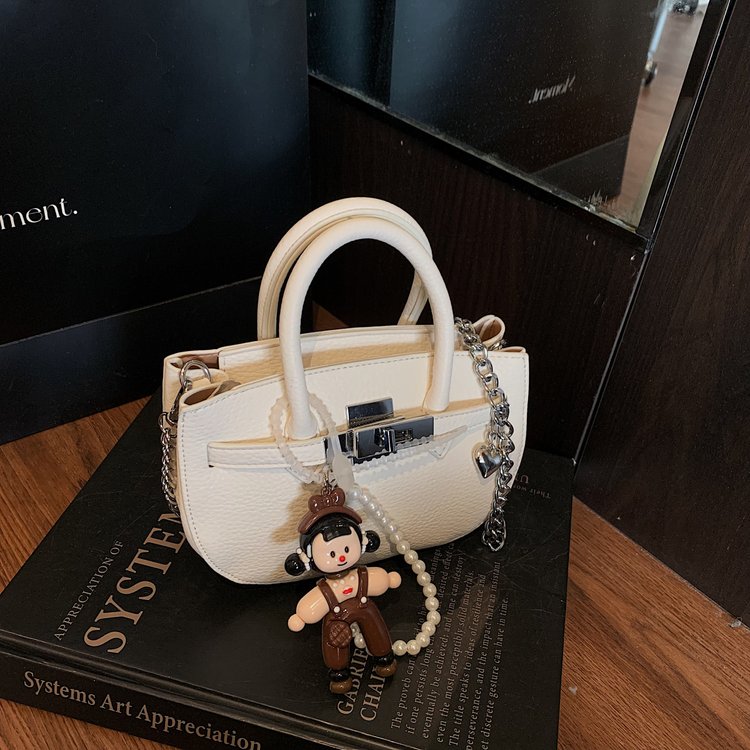很精致少女必备手提小凯莉女包带挂件