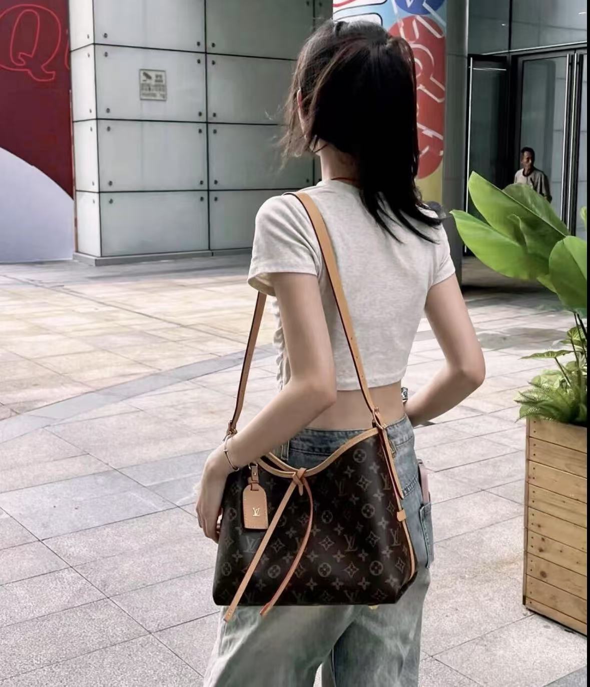 未拆封 LV  路易/威登 经典老花 涂层时尚休闲手提单肩包