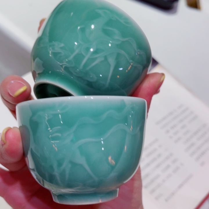 青瓷哈哈哈哈哈哈就哈哈哈哈