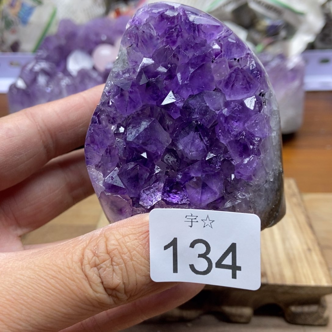 紫晶天然水晶摆件未镶嵌