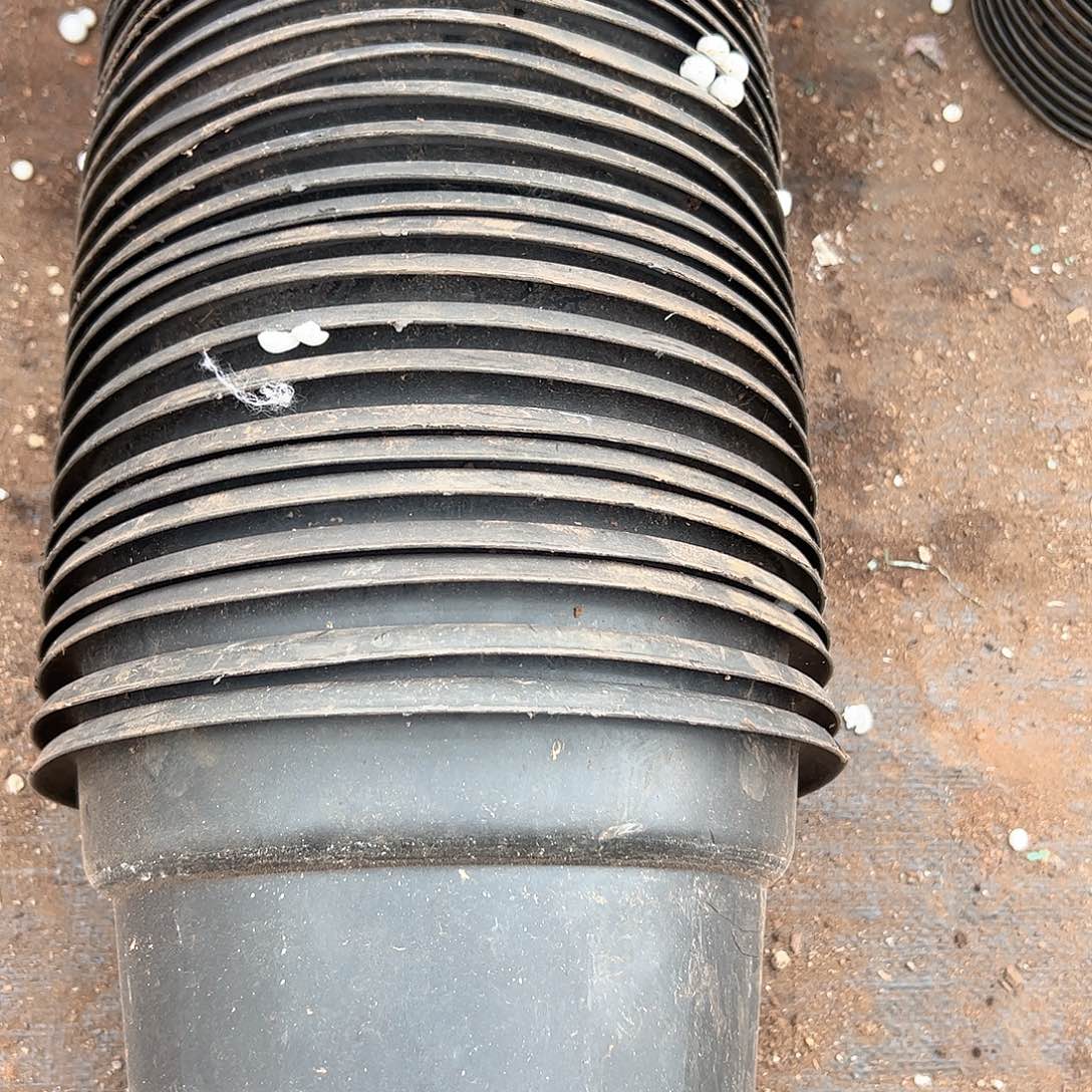 黑圆盆24口径17高 5个