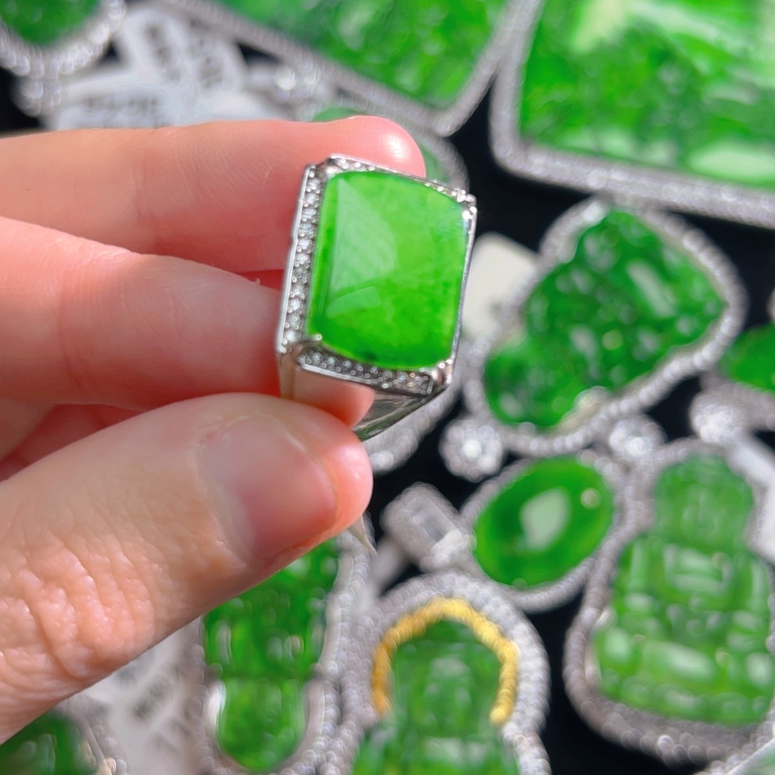 翡翠颈饰银S925镶嵌马鞍