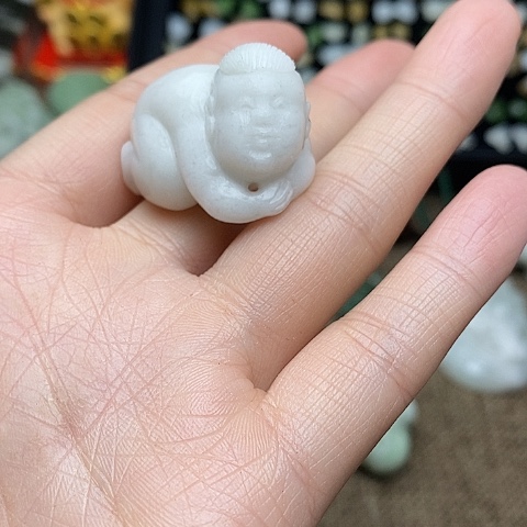 独山玉颈饰未镶嵌