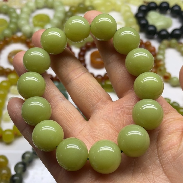 蛇纹石玉手串未镶嵌