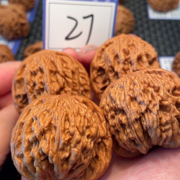 桃核把件45虎头27。。。