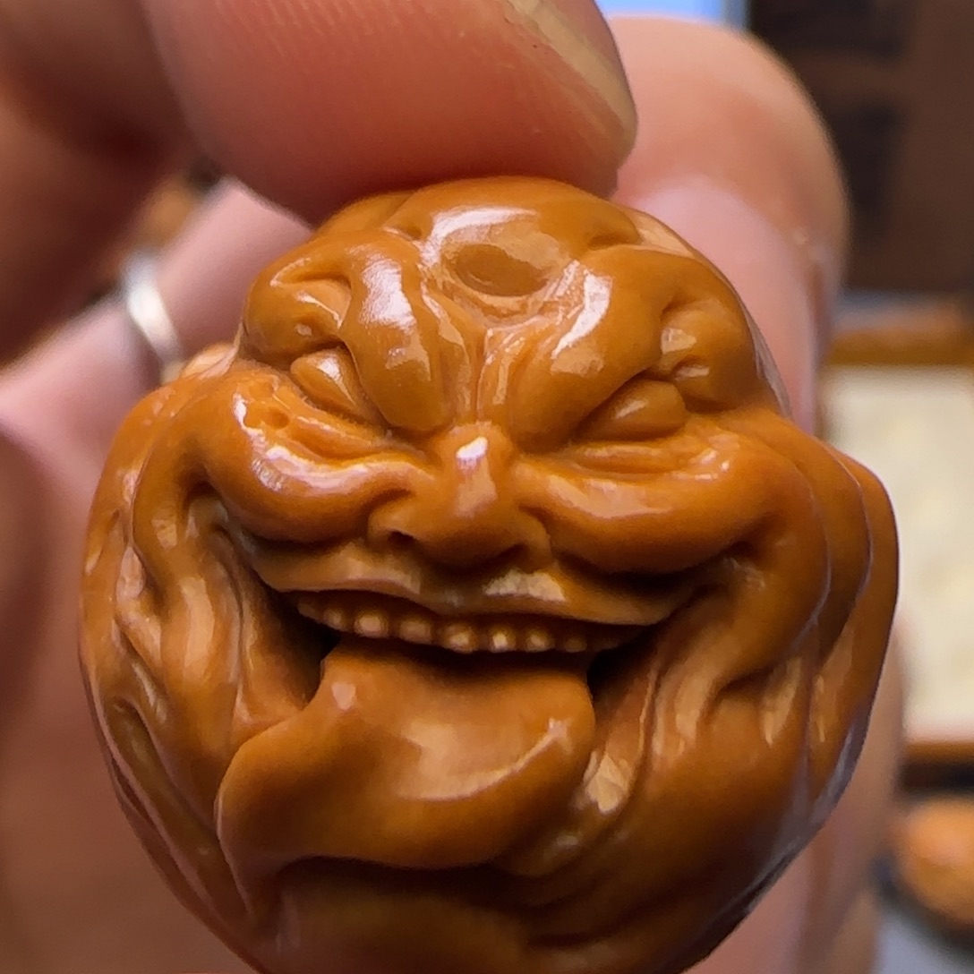 吊坠猴头核桃舔僧