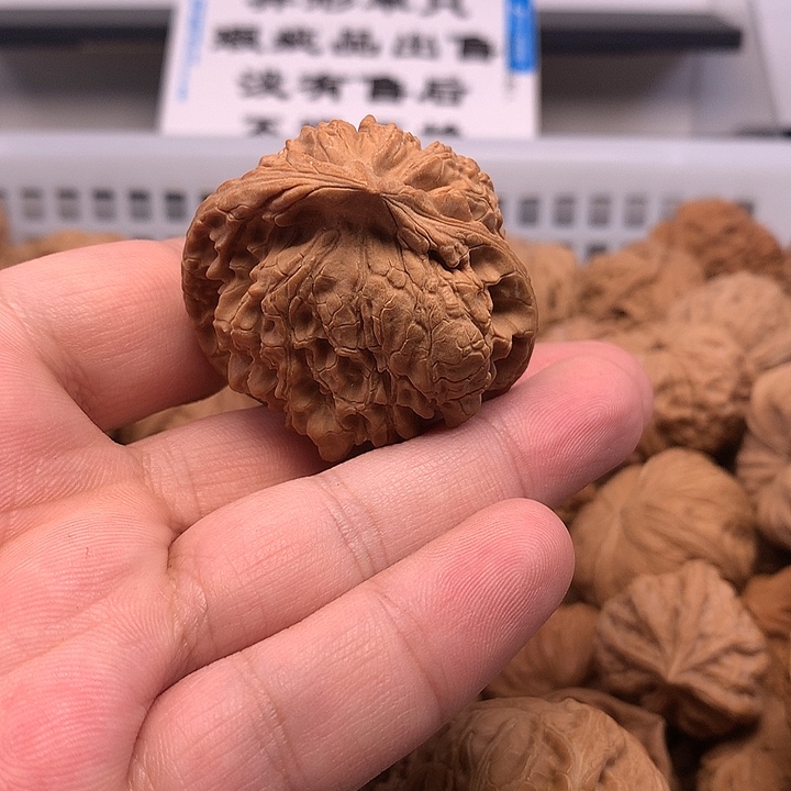 解***和文玩核桃吊坠核桃