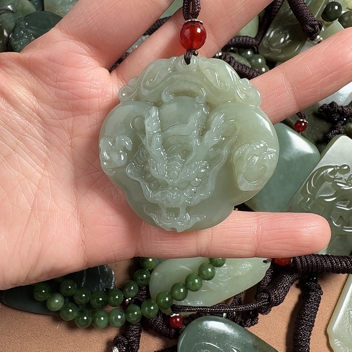 和田玉颈饰未镶嵌