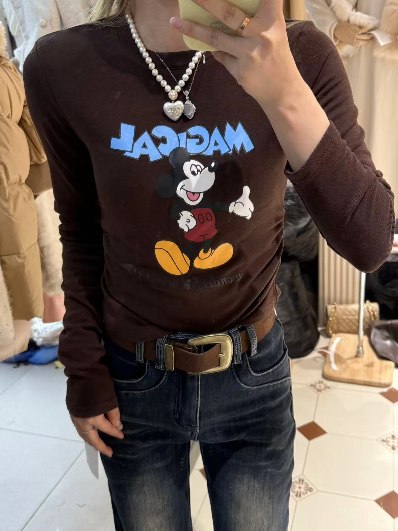 佳丽设计冬季卡通唐老鸭褶皱印花长袖防风圆领女T恤打底磨毛