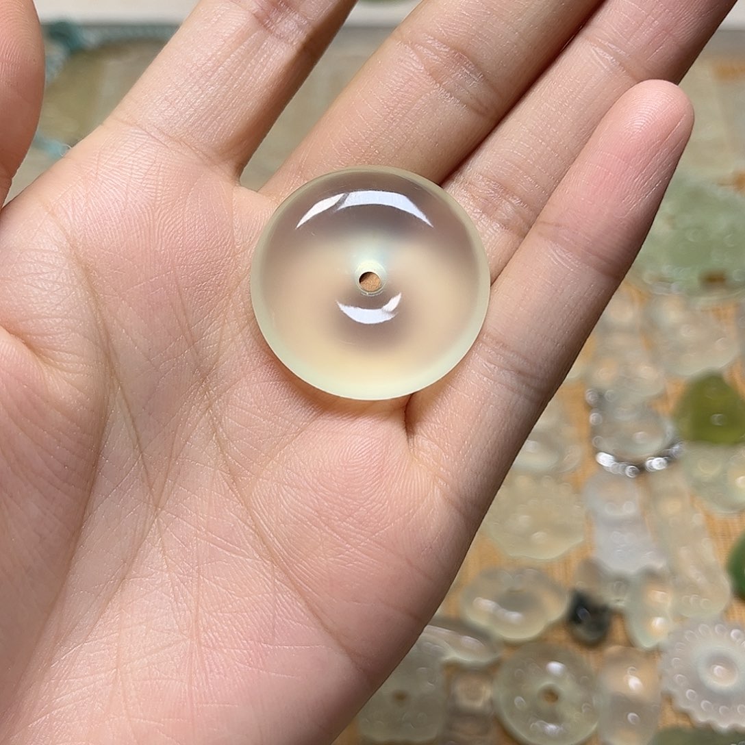 简***华未镶嵌岫玉颈饰吊坠