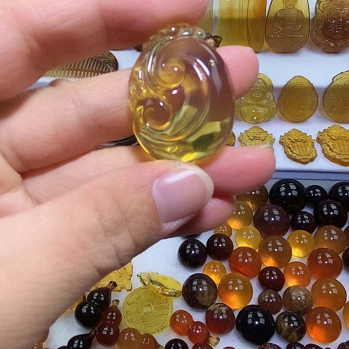 琥珀未镶嵌吊坠(不含链)天然缅甸琥珀金珀如意