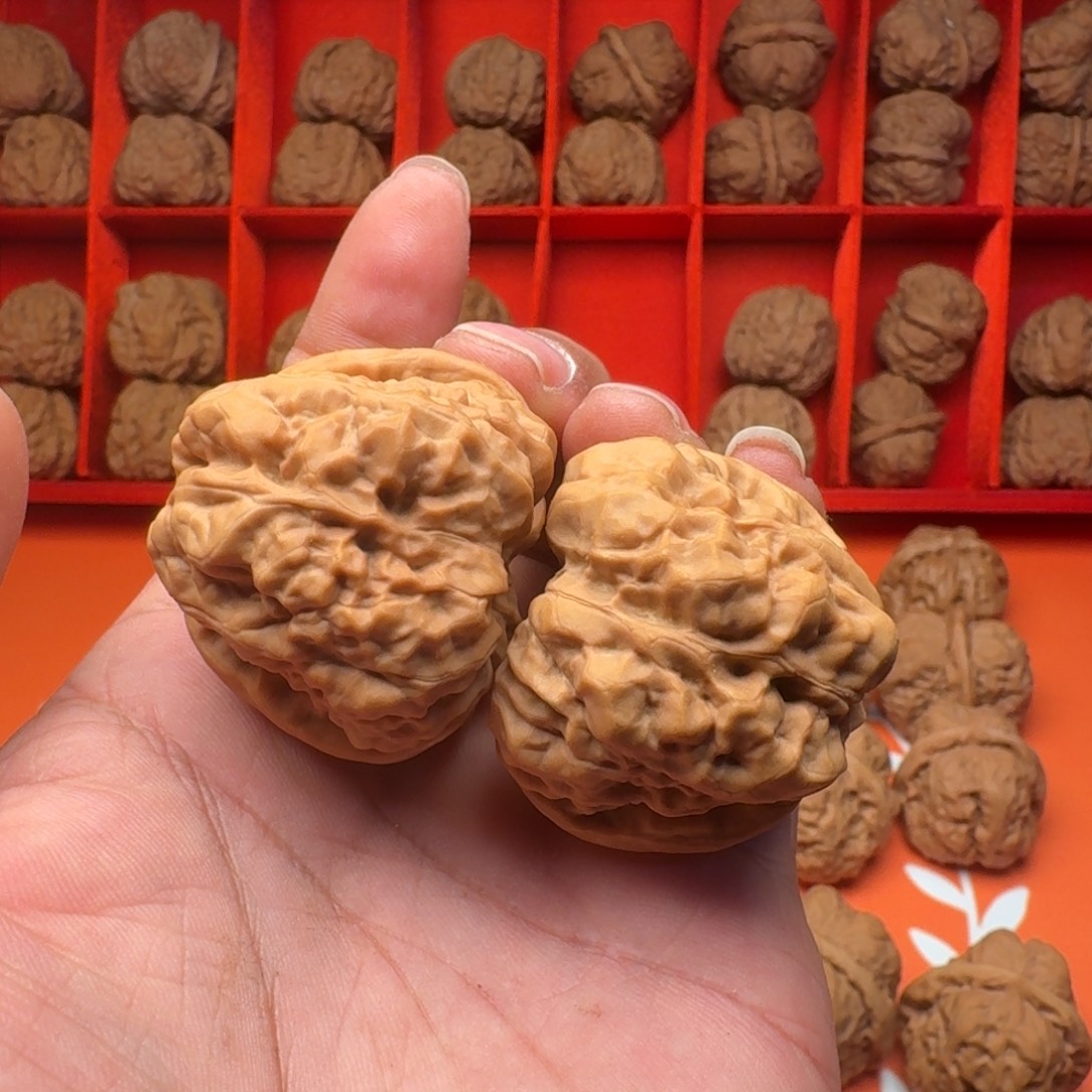 先***晨吊坠文玩核桃蛙蛙