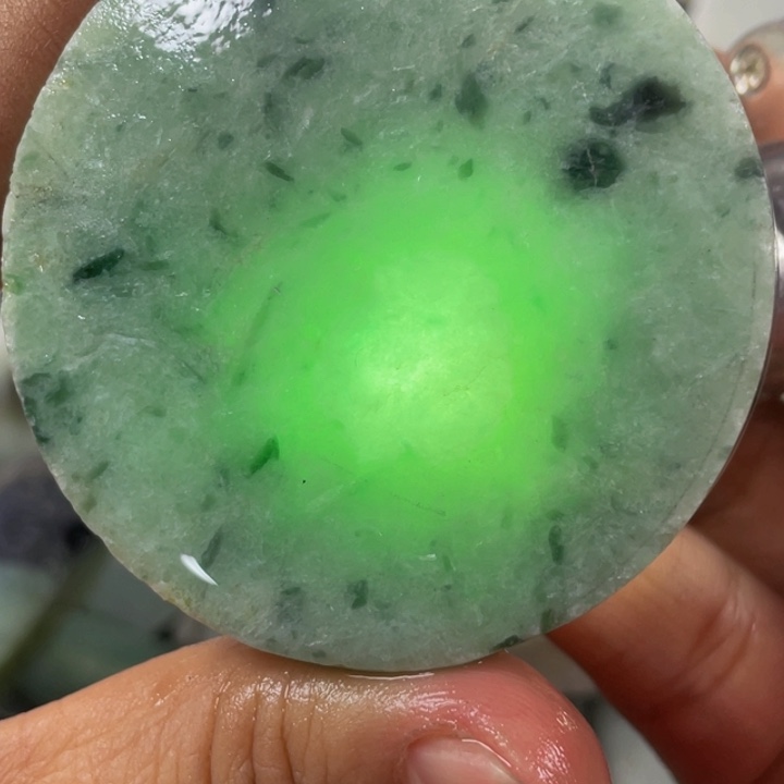 翡翠吊坠(不含链)未镶嵌