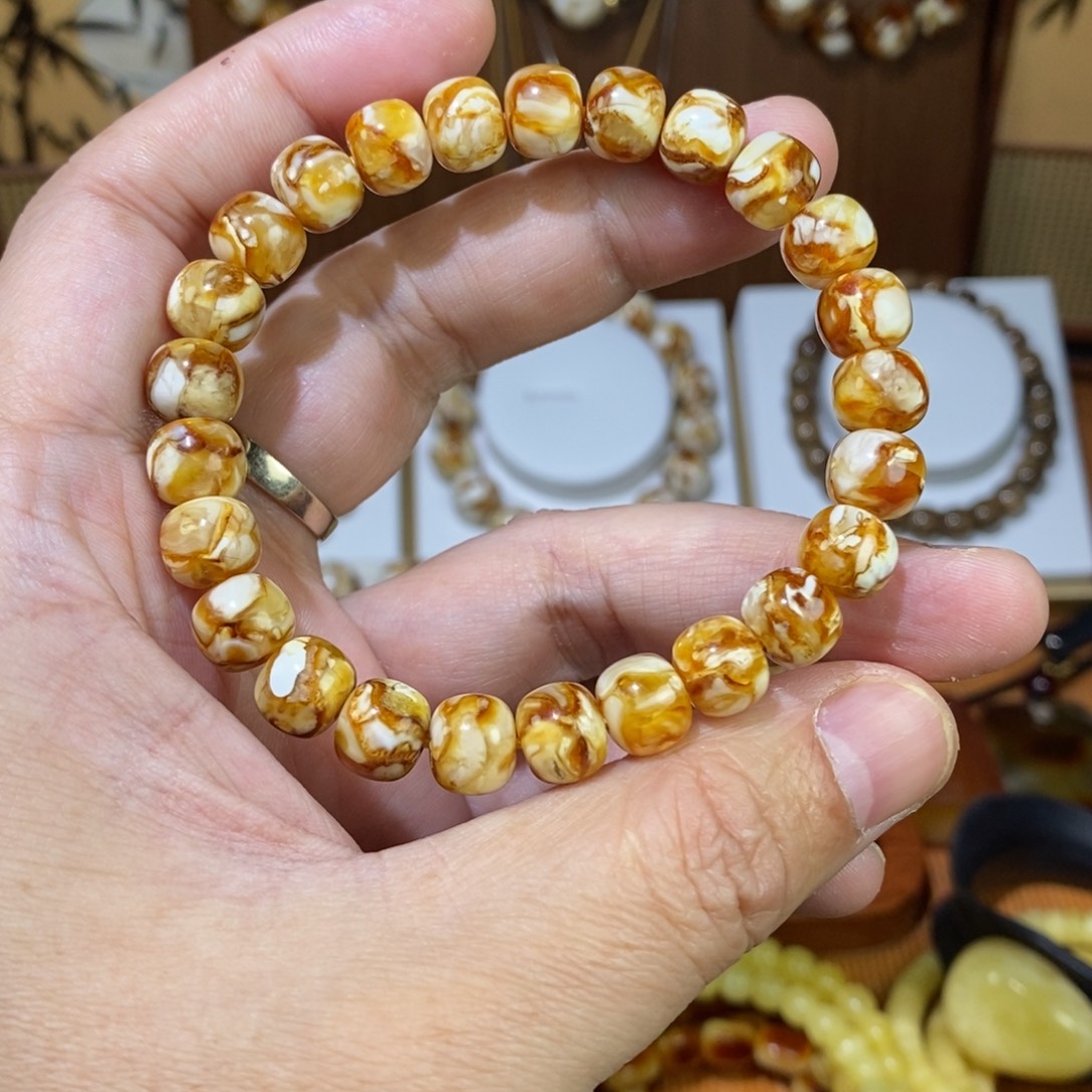 9mm沁色精工老型手串一条