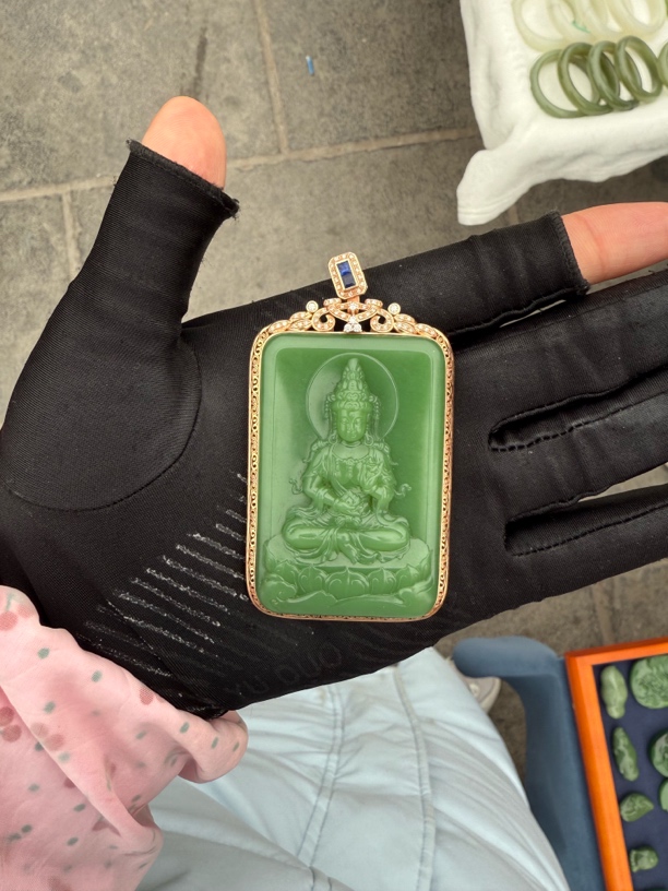 俄罗斯碧玉观音吊坠