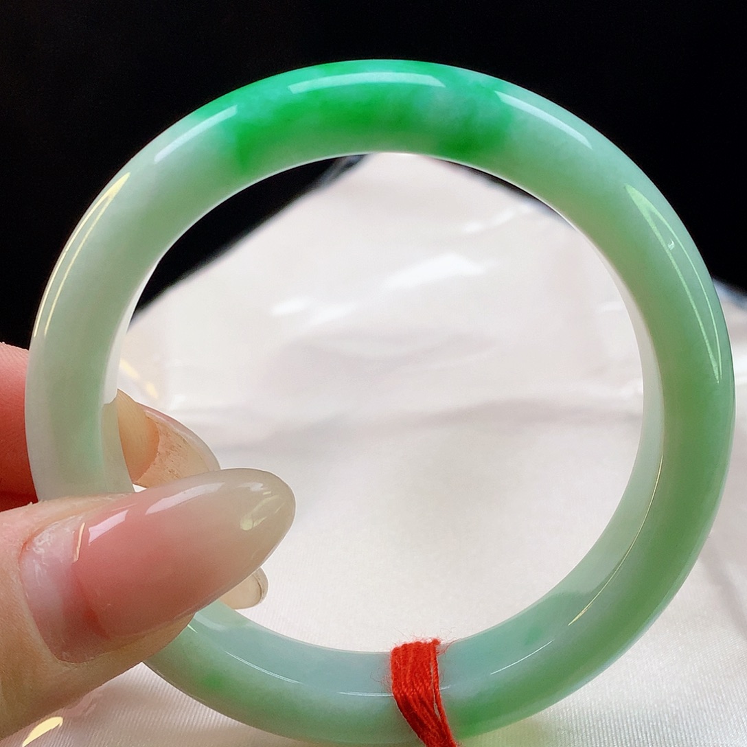 翡翠手镯未镶嵌天然翡翠8068