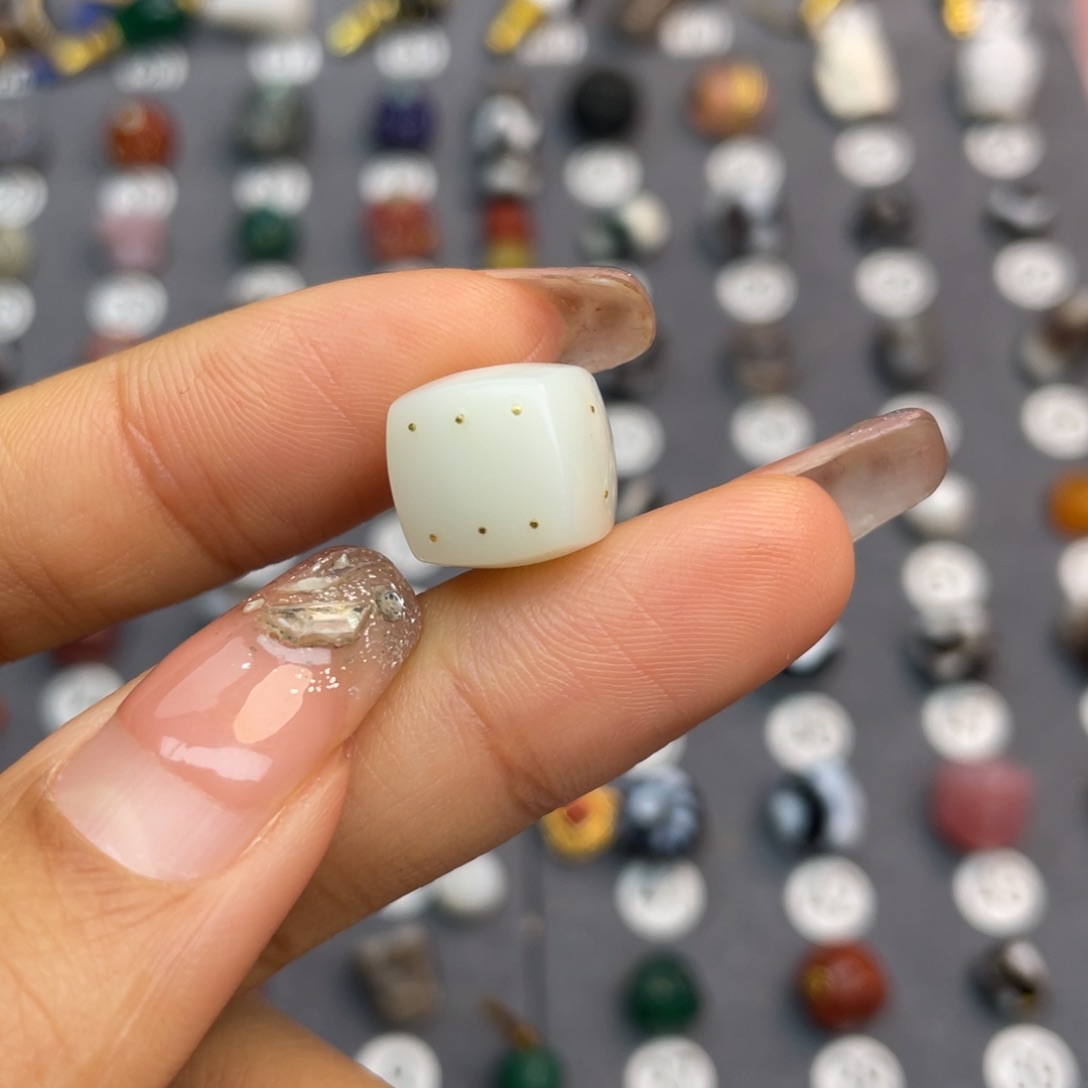 玛瑙/玉髓配饰合金嫂***步