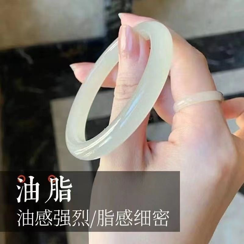 天然和田玉蜂蜜水手镯青白玉手镯晴水圆条白玉镯子手腕玉叮当镯