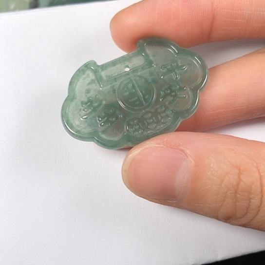 翡翠未镶嵌颈饰缅甸A货，每天下午1点半开播