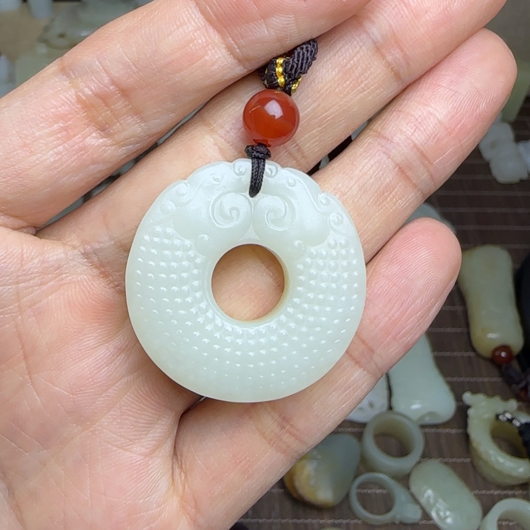 和田玉挂件未镶嵌金***生