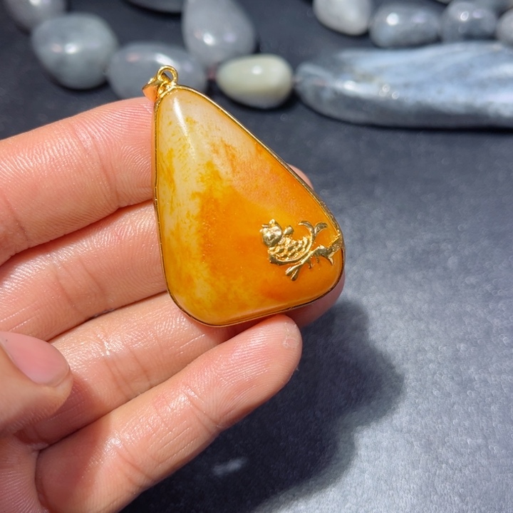 和田玉未镶嵌珠宝奇石